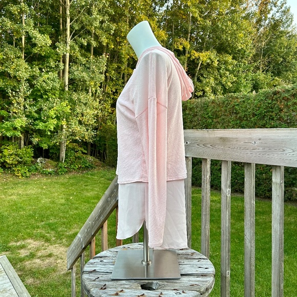 Frank Lyman ⎮ Hooded long sleeve top - Picture 2 of 8